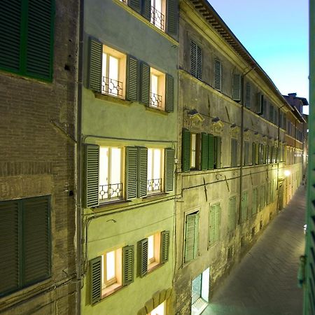 Bed and Breakfast Residenza D'Epoca Campo Regio Relais Сиена Экстерьер фото