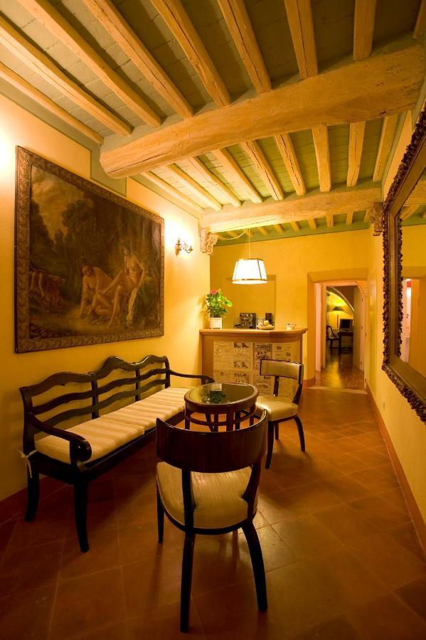 Bed and Breakfast Residenza D'Epoca Campo Regio Relais Сиена Экстерьер фото